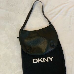 Beautiful Vintage Black “Ostrich Like” Print Leather Hobo DKNY Shoulder Bag!